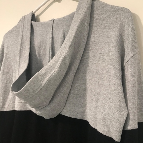 🍁5/20$!! Like New! Soft Lace Up V-Neck Color Block Hoodie - Picture 8 of 8